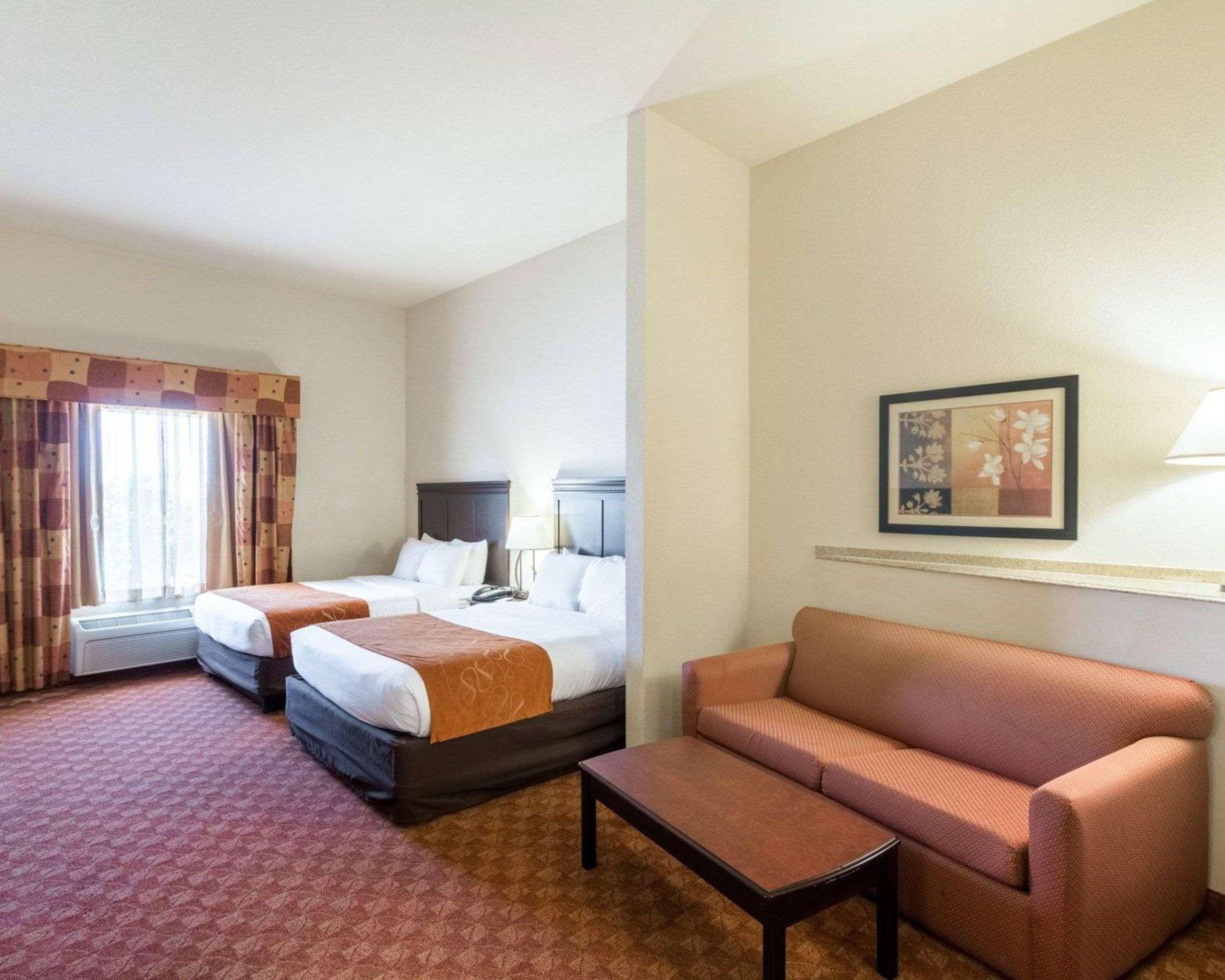 Comfort Suites Granbury Bagian luar foto