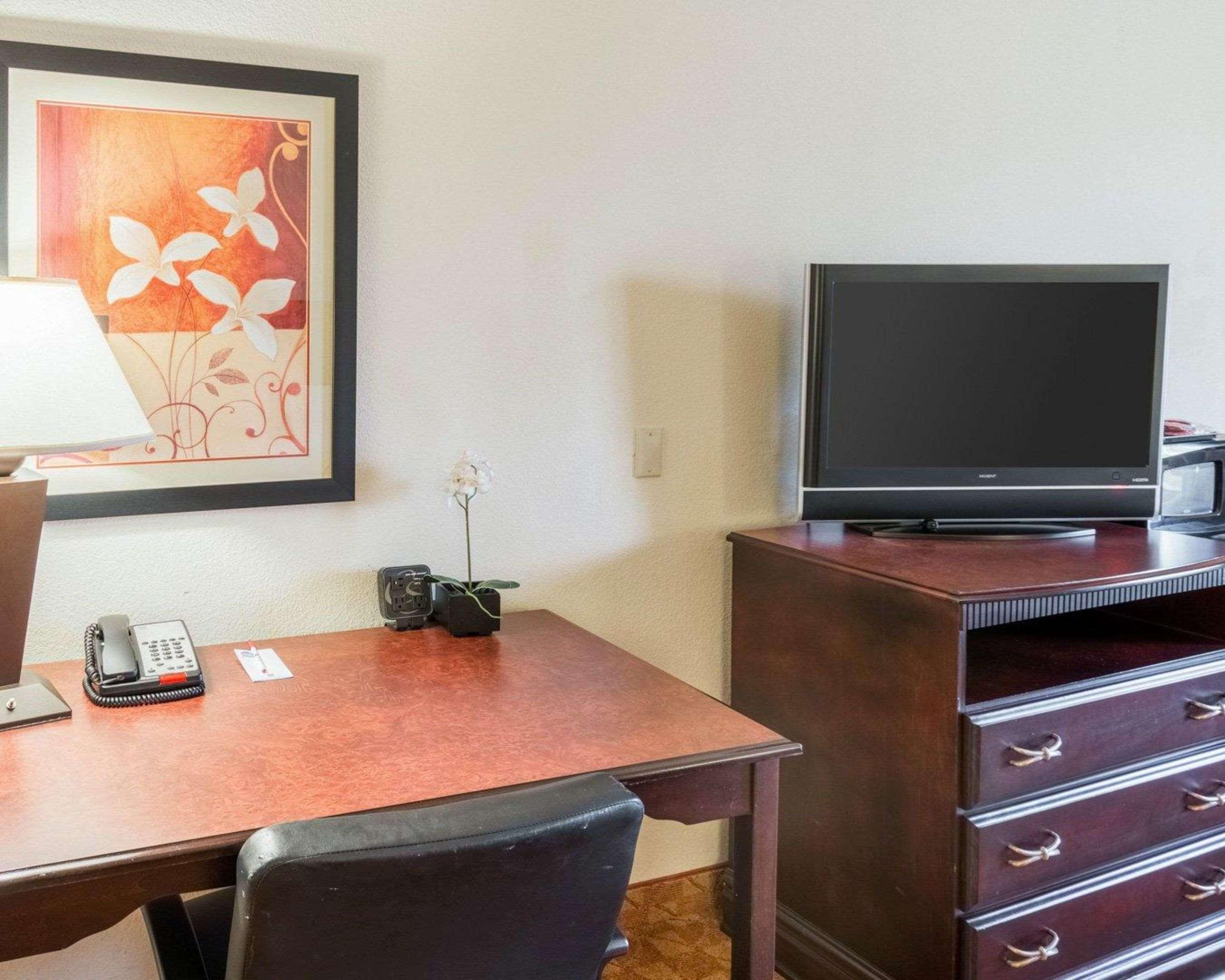 Comfort Suites Granbury Bagian luar foto