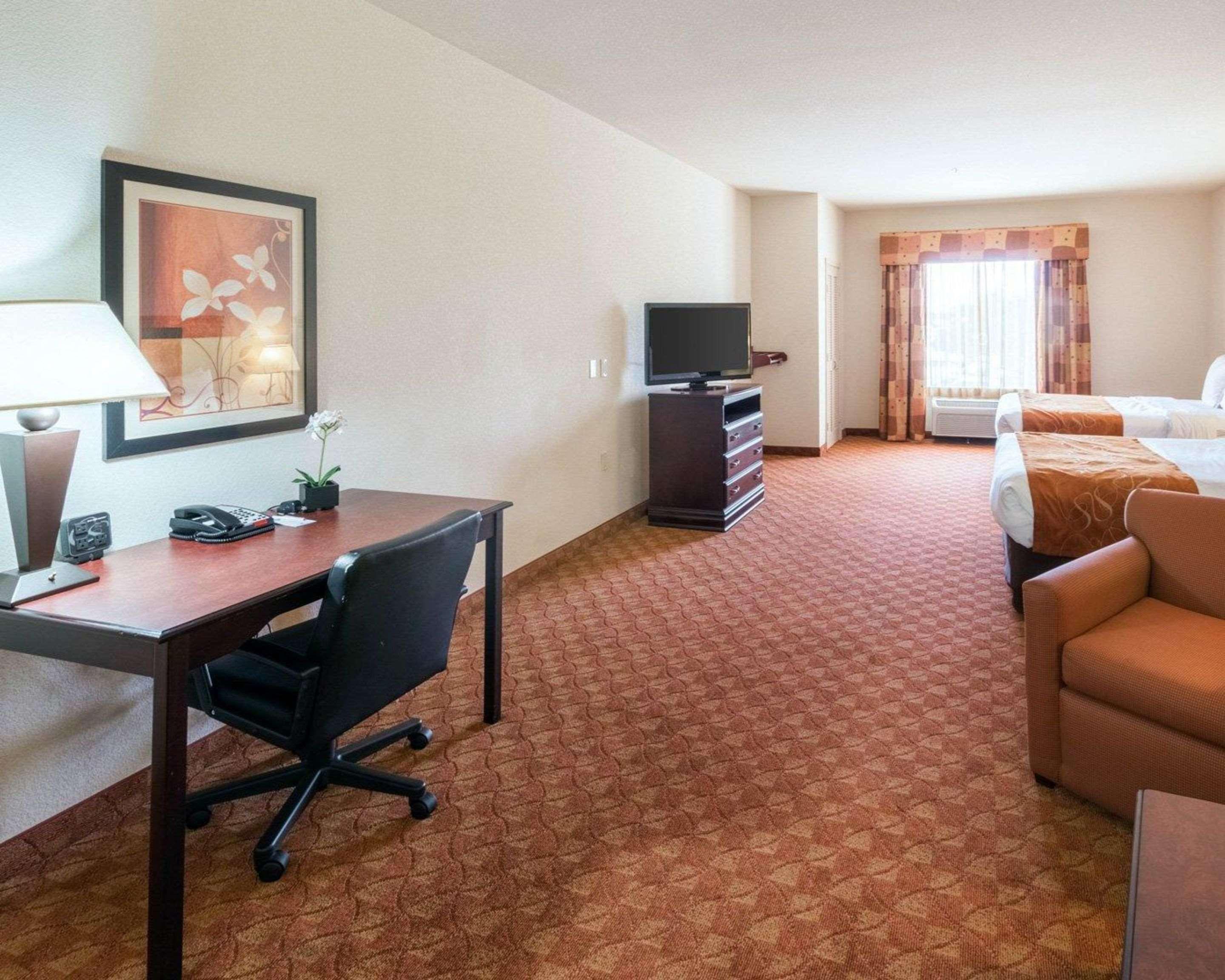Comfort Suites Granbury Bagian luar foto