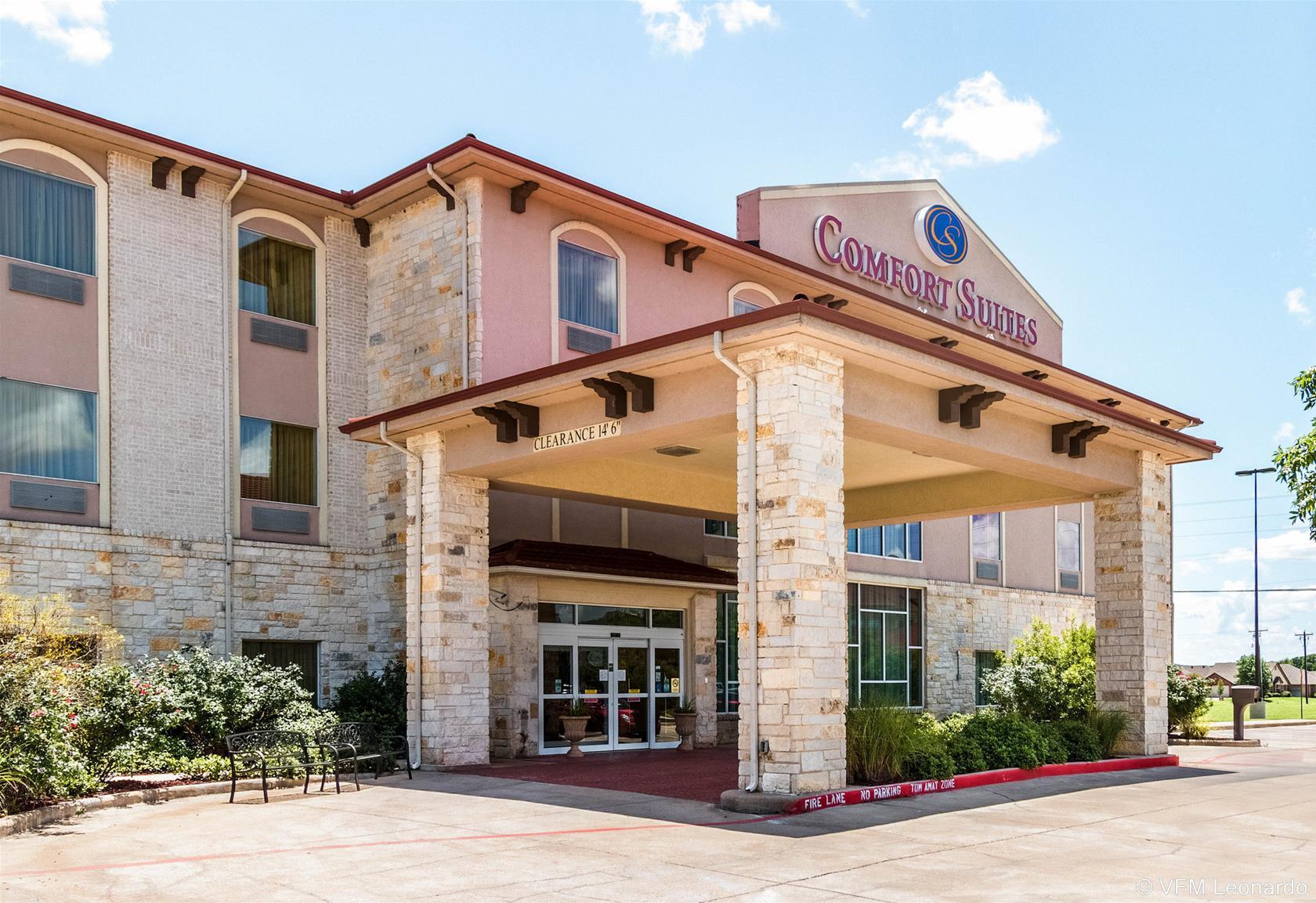 Comfort Suites Granbury Bagian luar foto