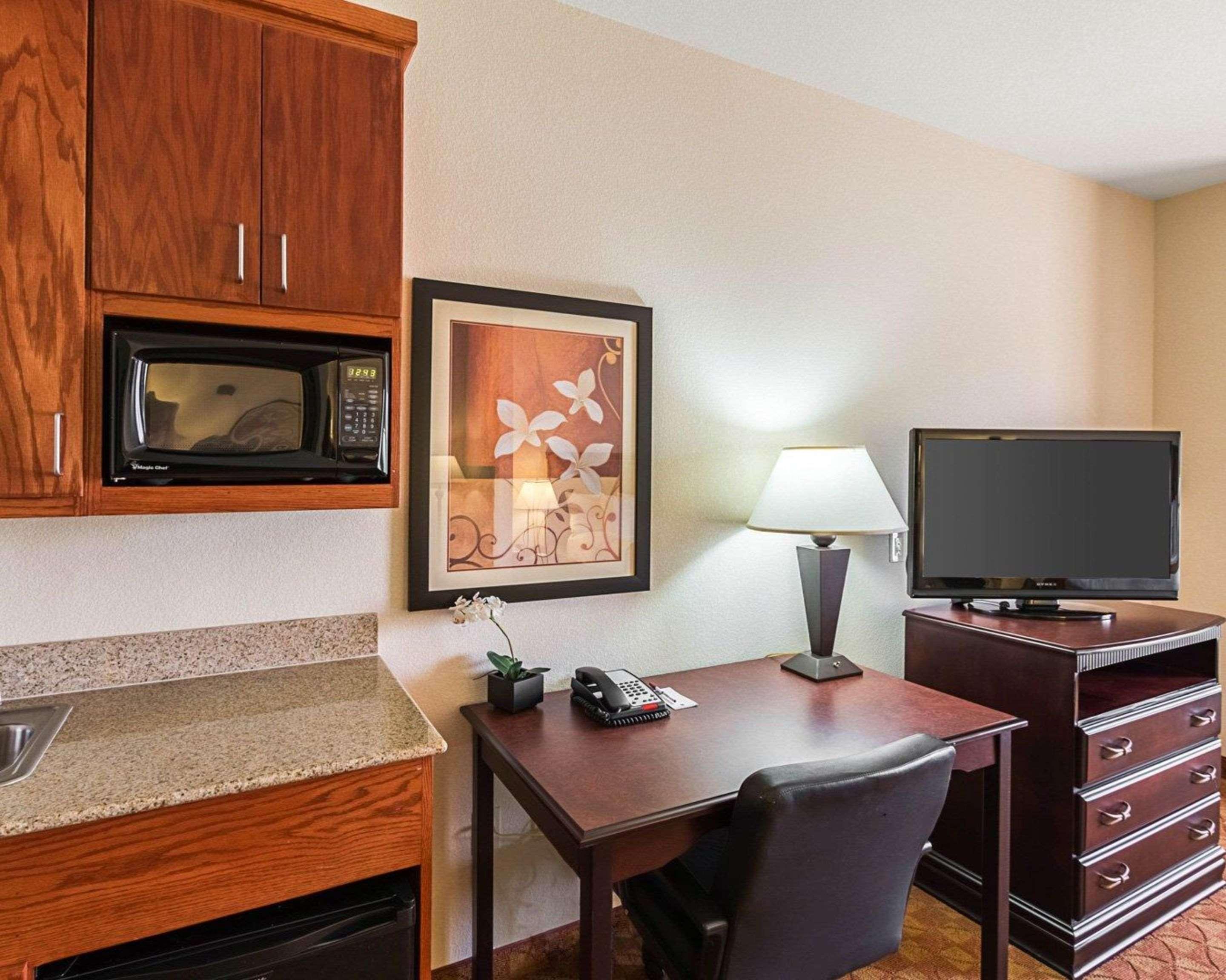 Comfort Suites Granbury Bagian luar foto
