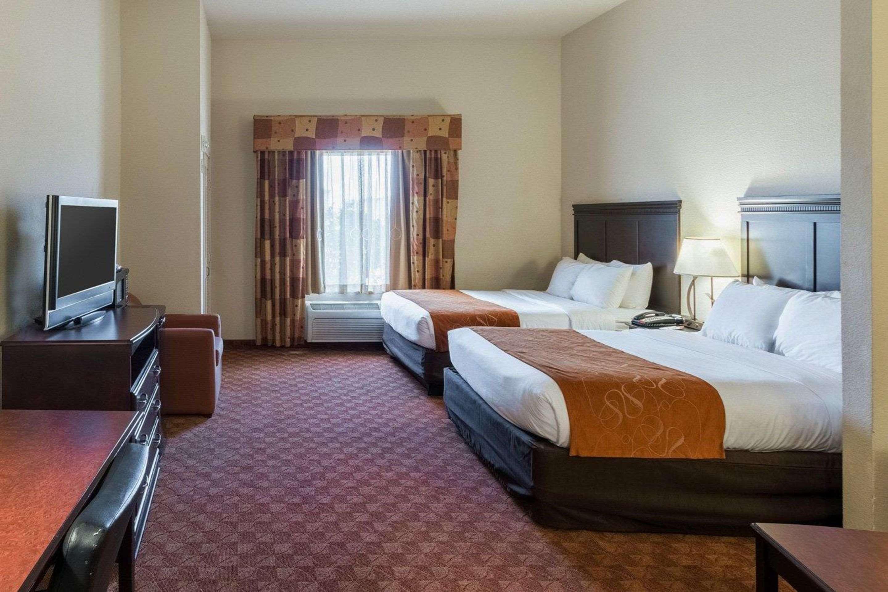 Comfort Suites Granbury Bagian luar foto