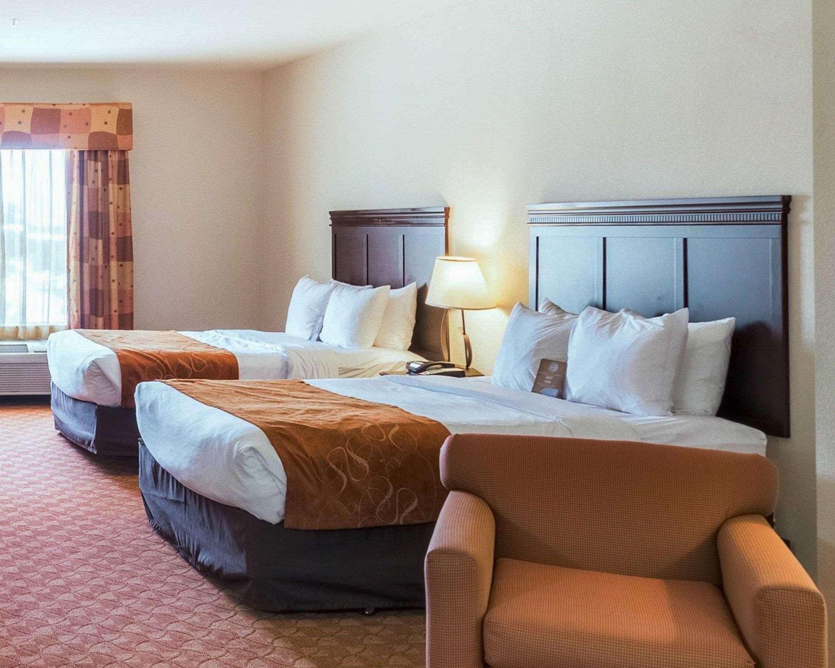 Comfort Suites Granbury Bagian luar foto