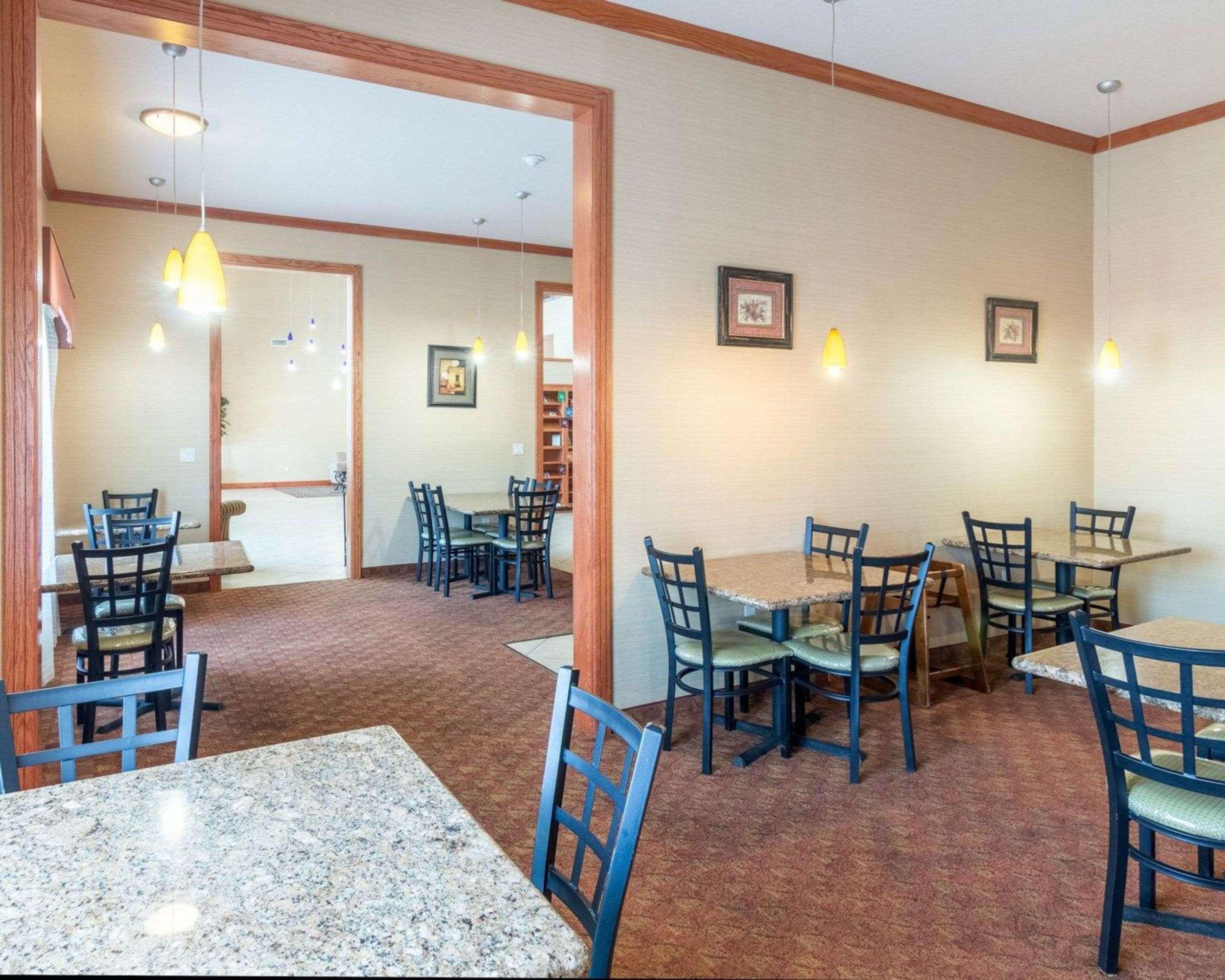 Comfort Suites Granbury Bagian luar foto