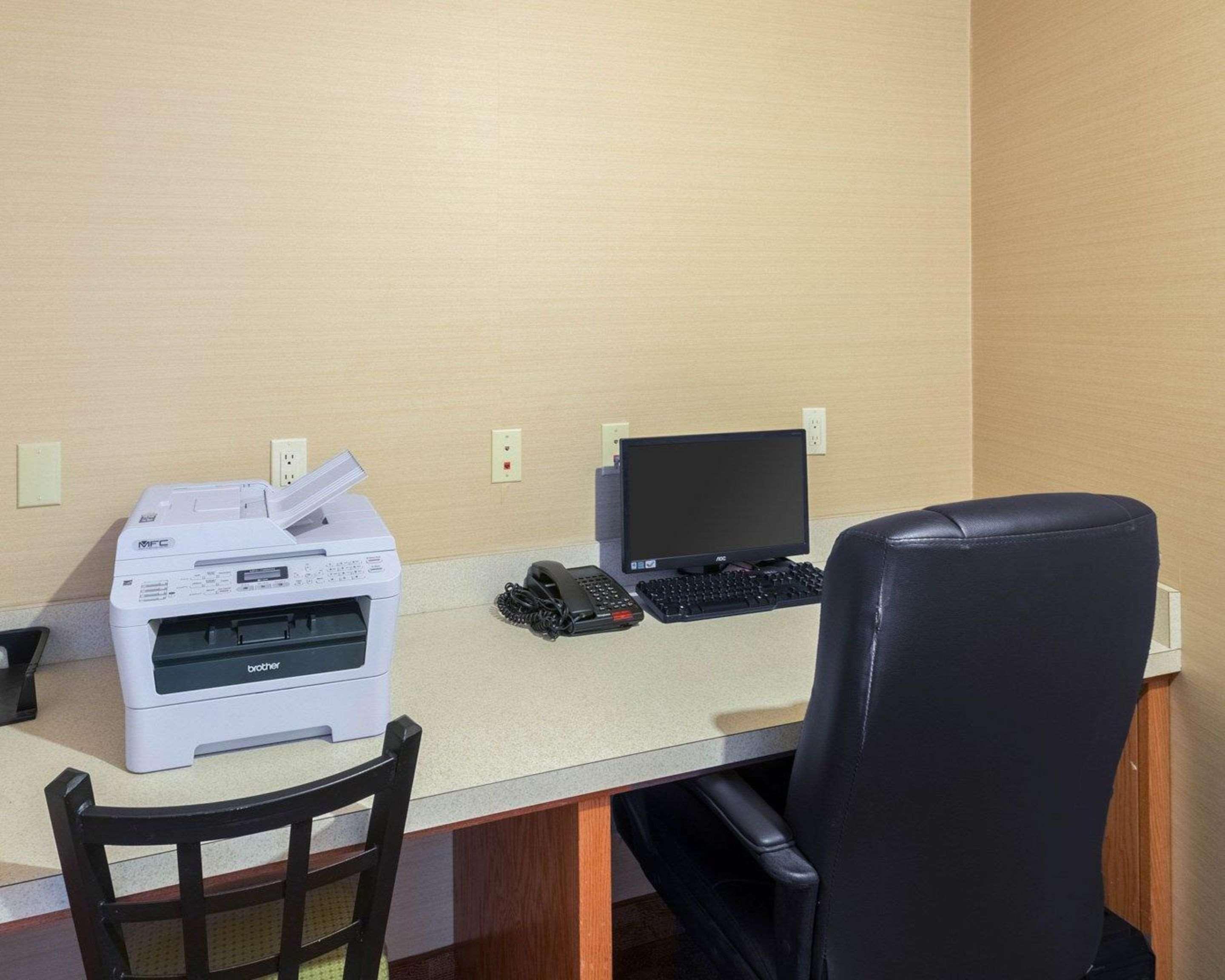 Comfort Suites Granbury Bagian luar foto