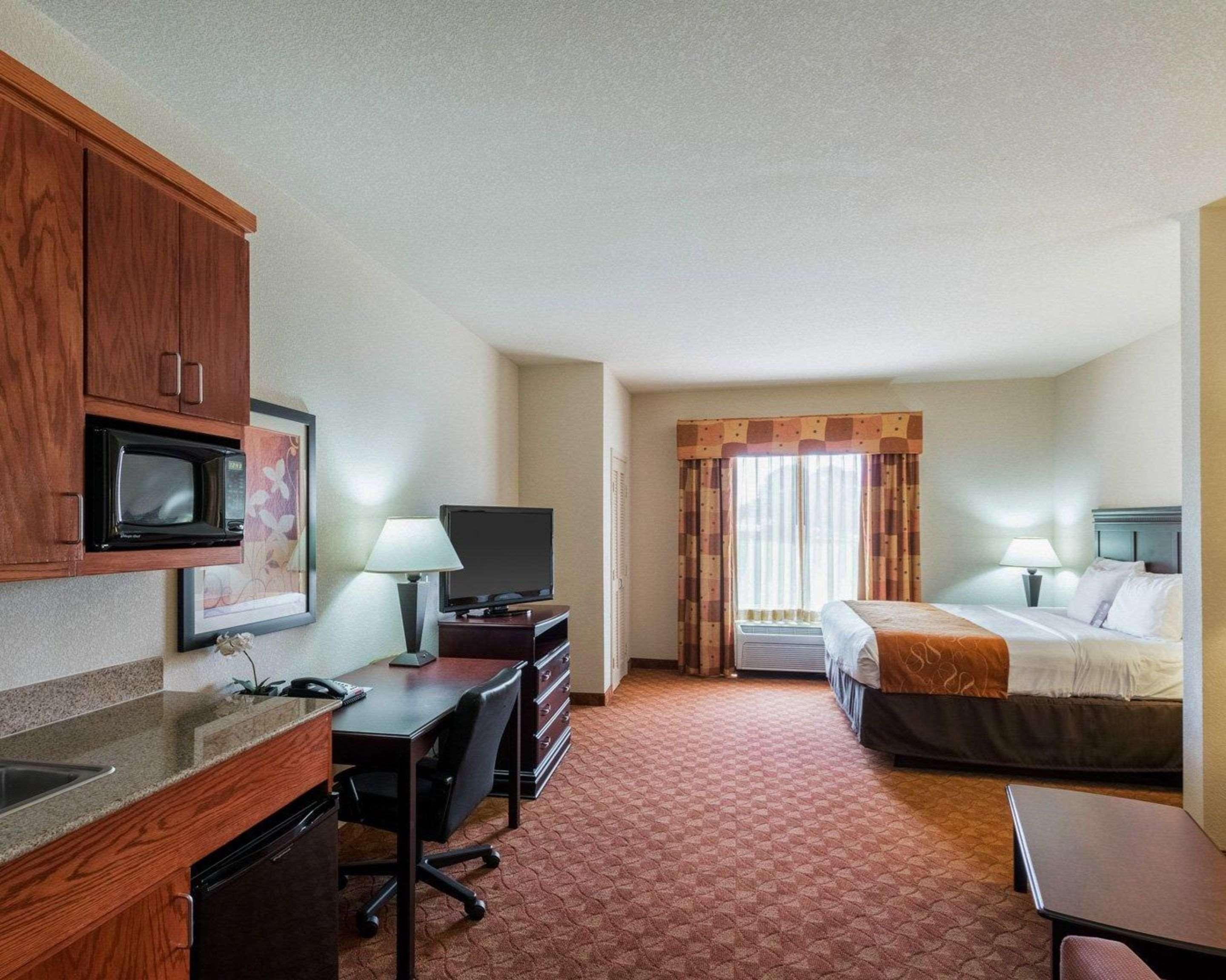 Comfort Suites Granbury Bagian luar foto