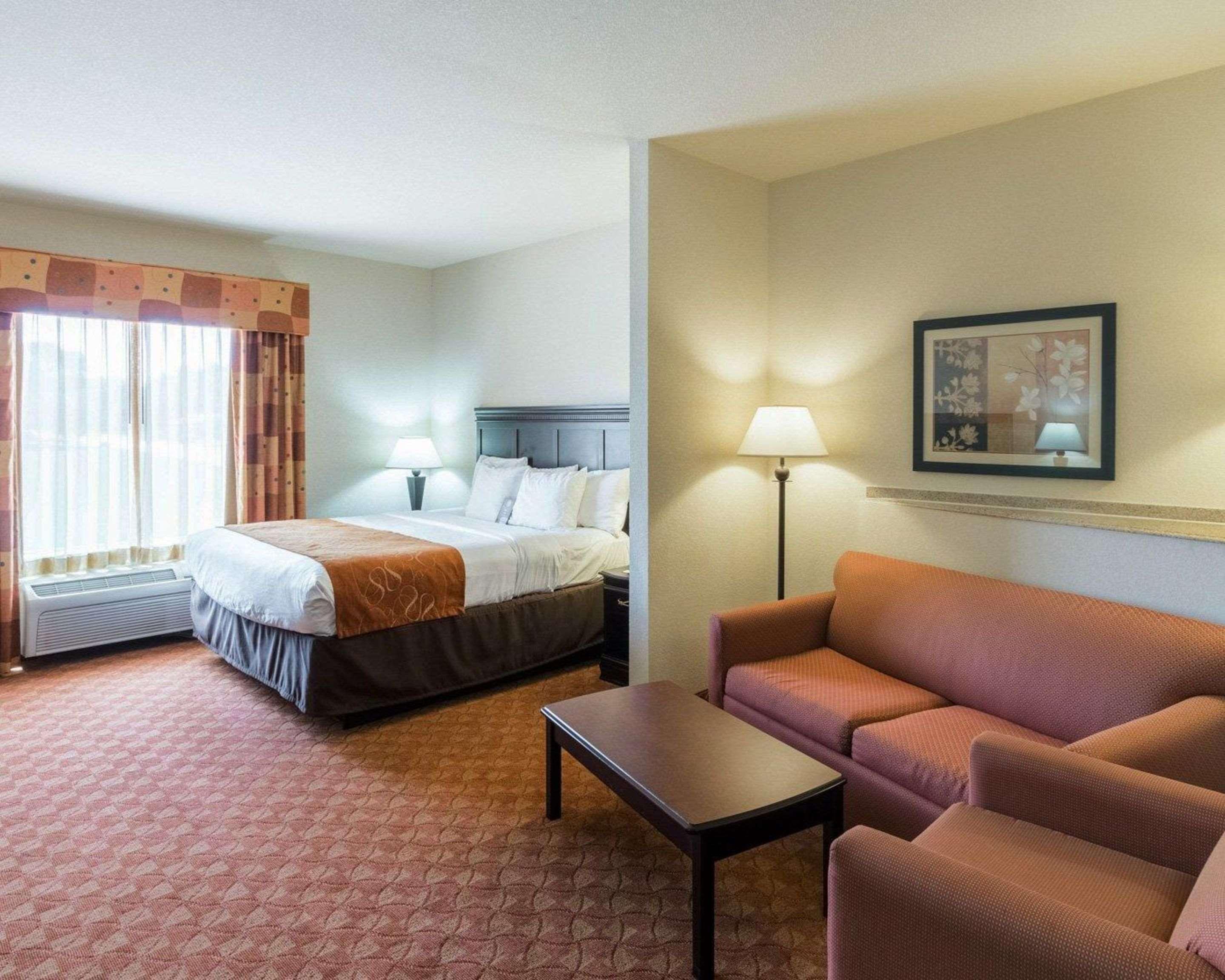 Comfort Suites Granbury Bagian luar foto