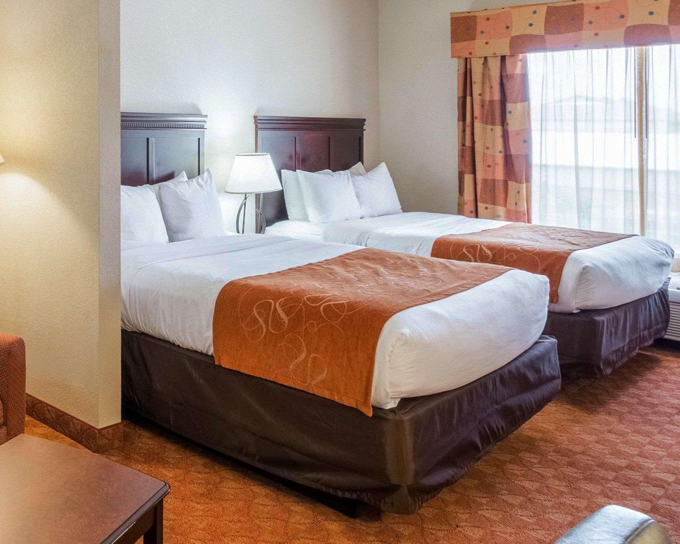 Comfort Suites Granbury Bagian luar foto