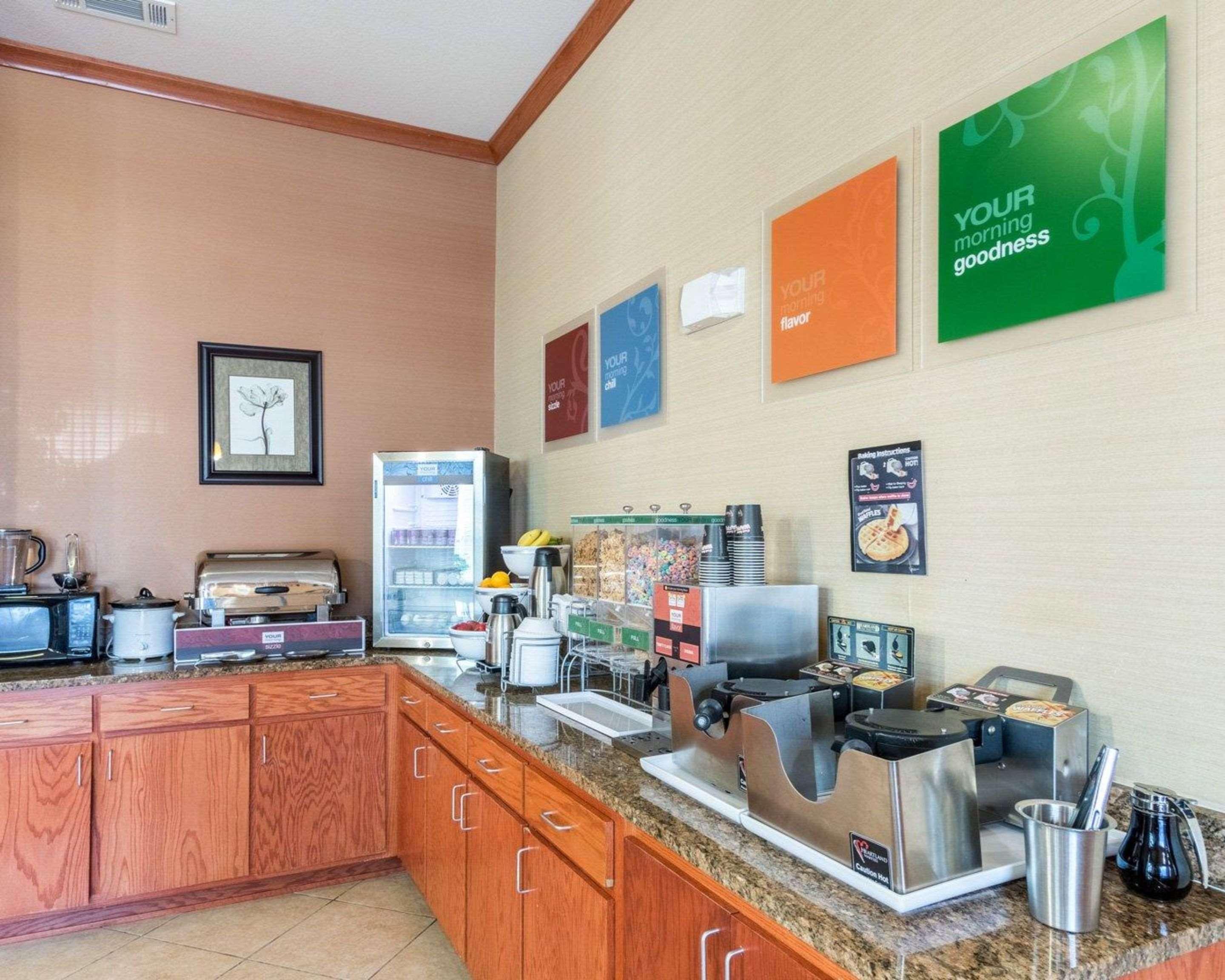Comfort Suites Granbury Bagian luar foto
