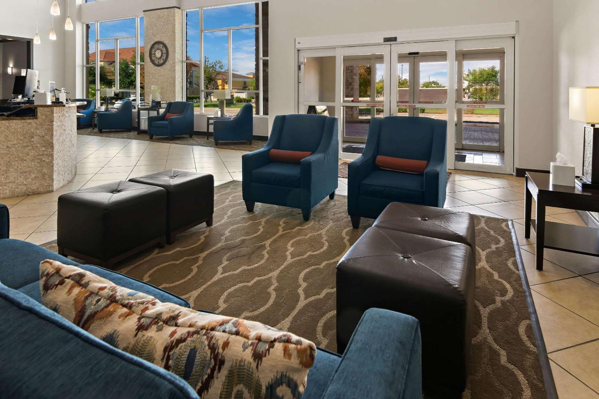 Comfort Suites Granbury Bagian luar foto