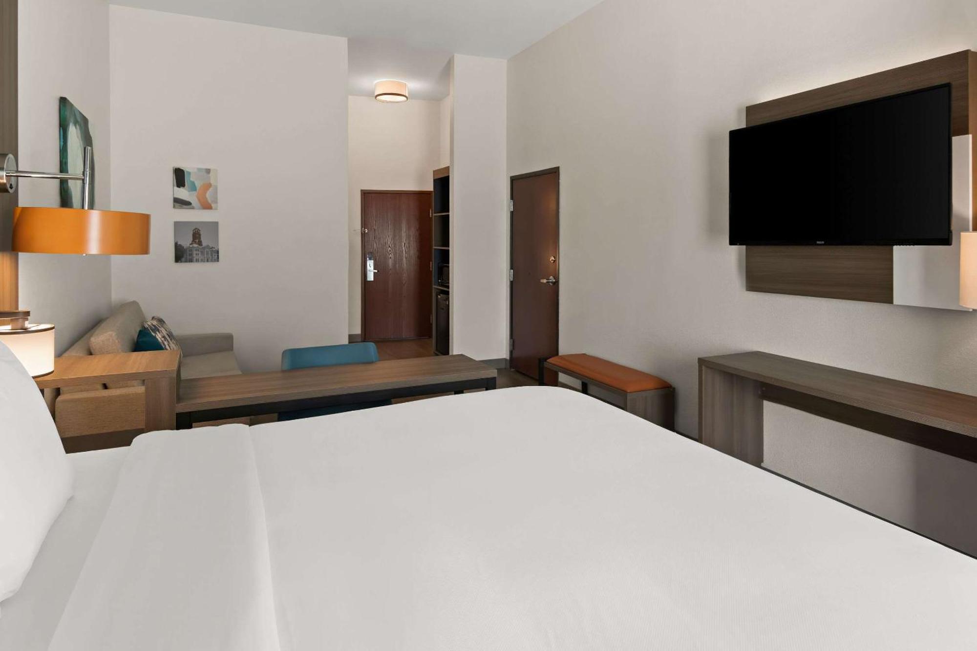 Comfort Suites Granbury Bagian luar foto