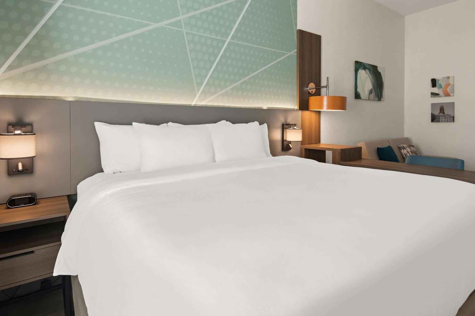 Comfort Suites Granbury Bagian luar foto