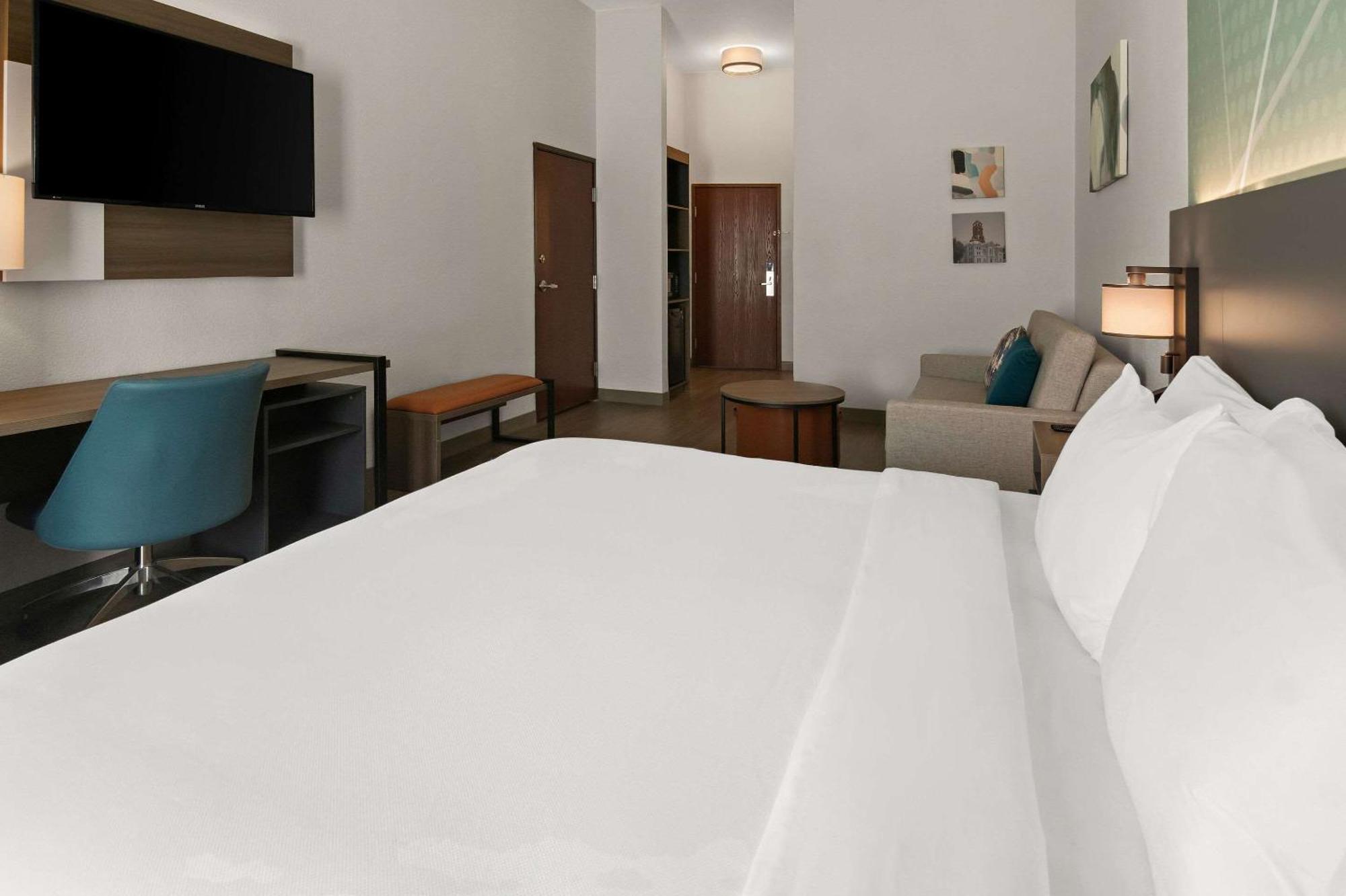 Comfort Suites Granbury Bagian luar foto