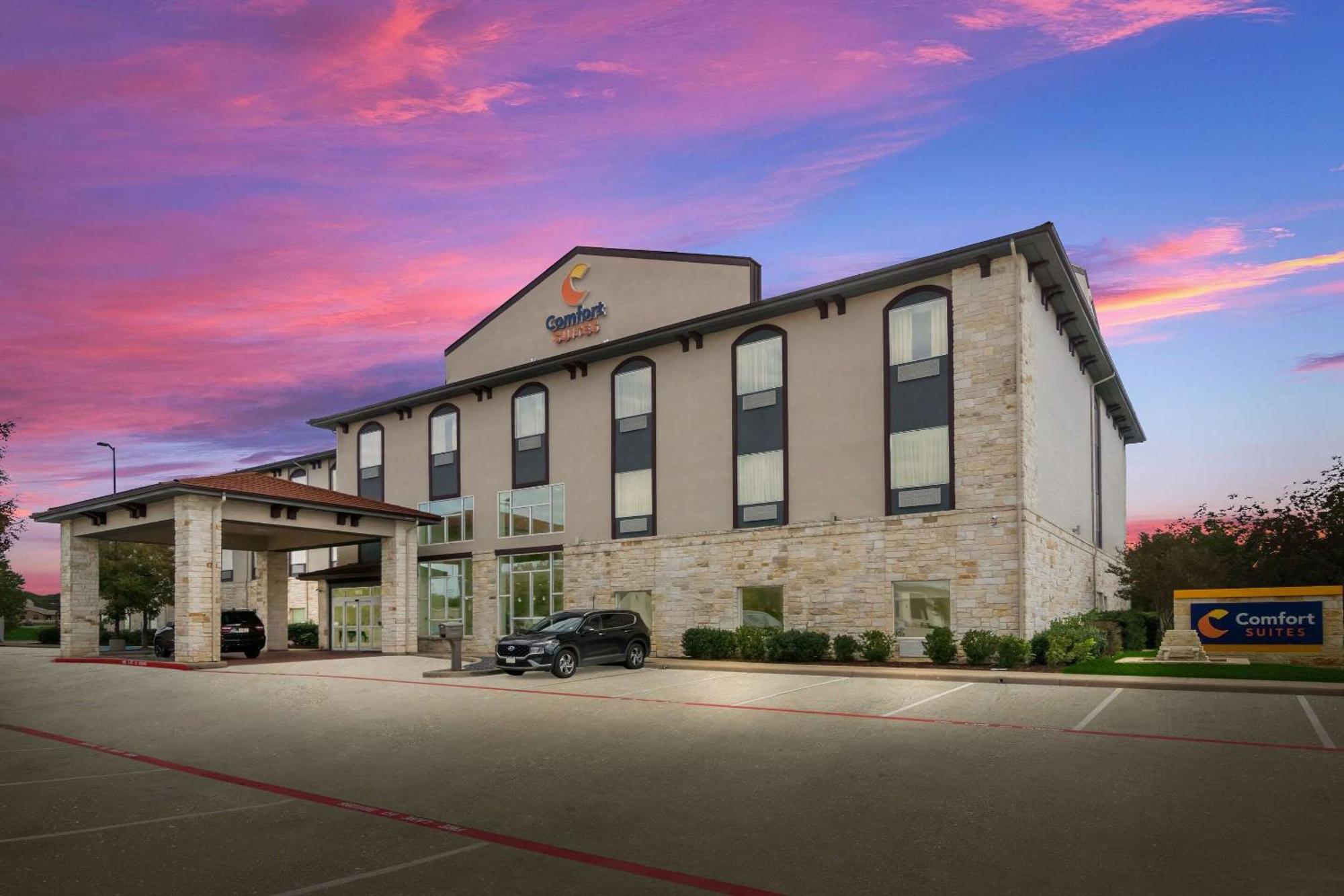 Comfort Suites Granbury Bagian luar foto