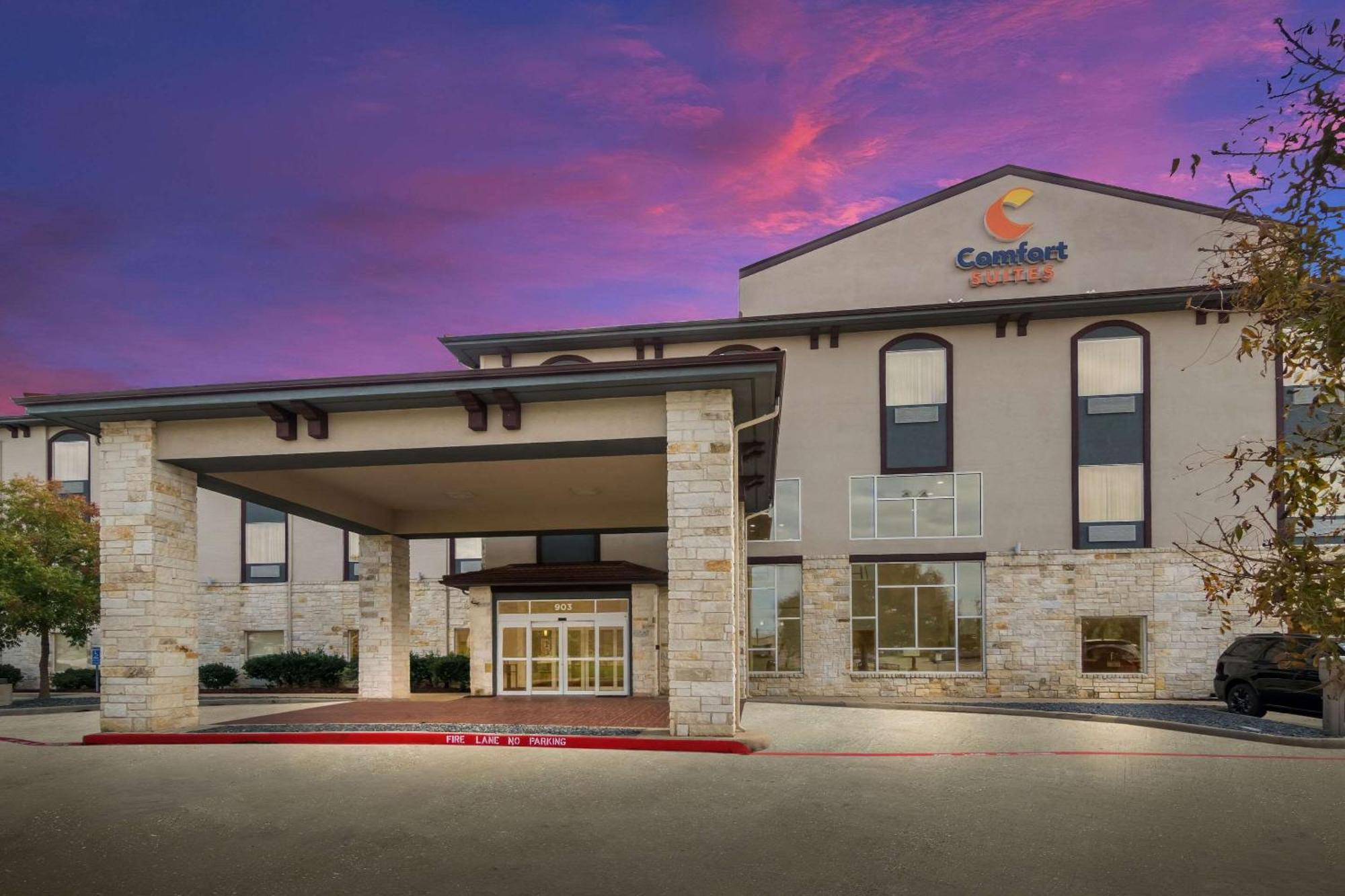 Comfort Suites Granbury Bagian luar foto